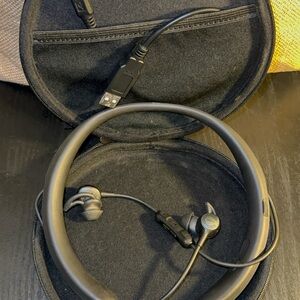 Bose QuietControl 30 QC30 Wireless Headphones Bluetooth In-Ear Noise Cancelling